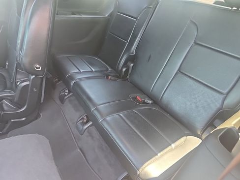 Used 2023 Chevrolet Traverse LT FWD image 11