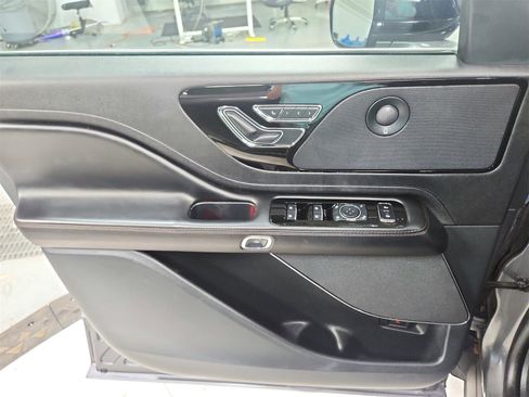 Used 2023 Lincoln Aviator Reserve image 24