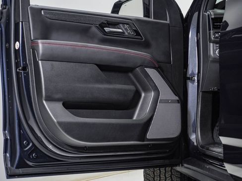 Used 2025 GMC Yukon XL AT4 Ultimate w/ LPO, Floor Liner Package AWD/4WD image 32