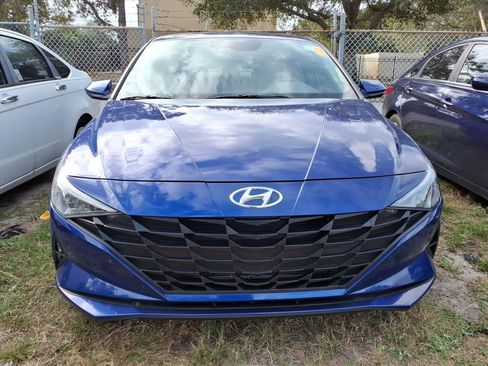 Used 2023 Hyundai Elantra SEL image 2