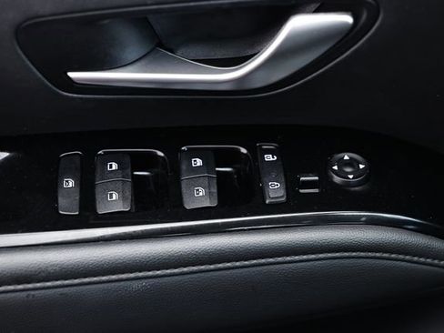 Used 2023 Hyundai Tucson Limited image 16