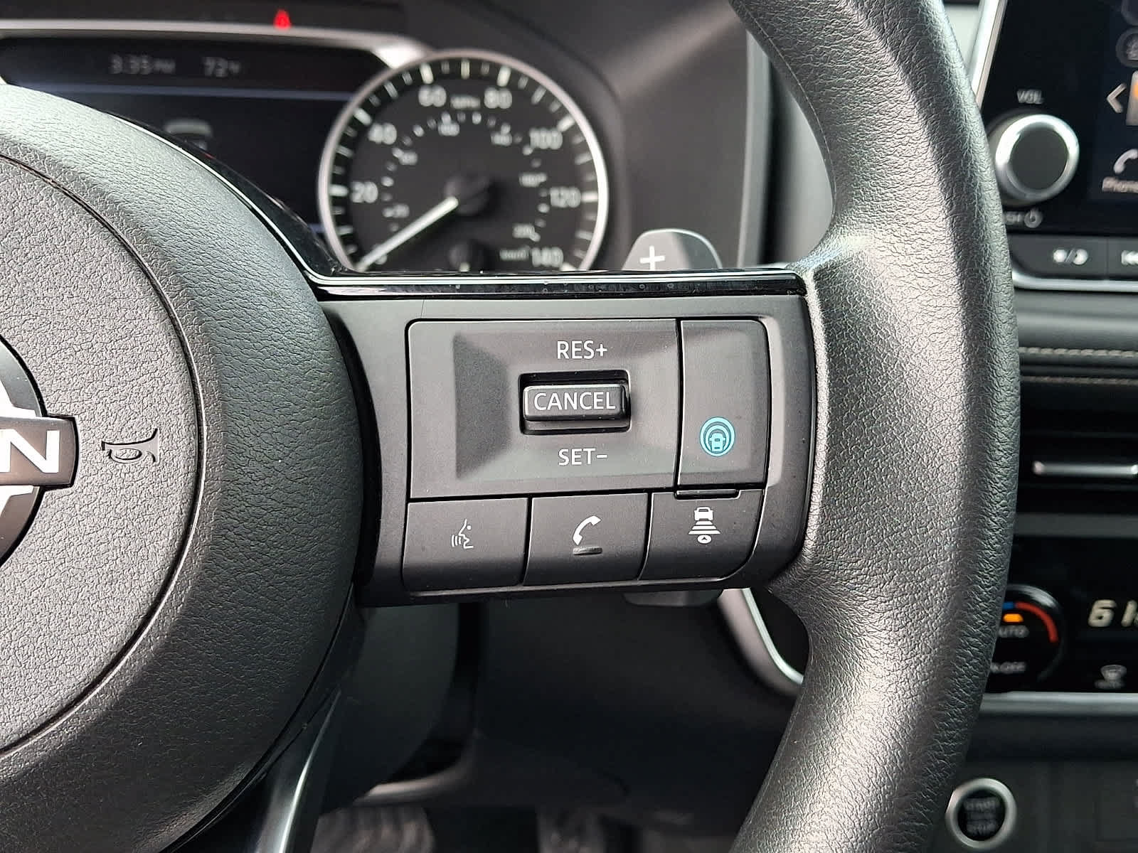 Used 2023 Nissan Rogue SV AWD/4WD image 24