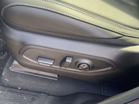 New 2026 Jeep Grand Cherokee Limited w/ Luxury Tech Group II RWD image 17