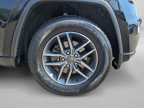 Used 2020 Jeep Grand Cherokee Limited AWD/4WD image 22