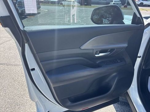 Used 2024 Toyota Grand Highlander XLE image 12