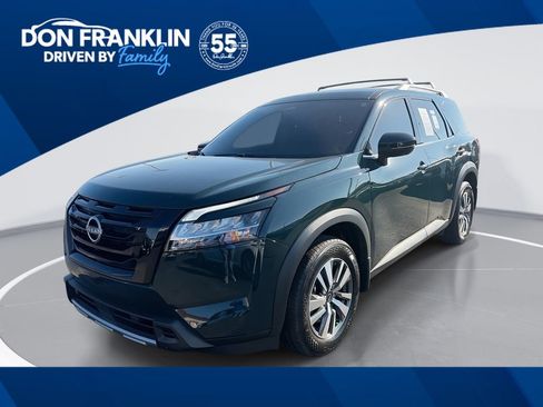 Used 2024 Nissan Pathfinder SL w/ Black Appearance Package AWD/4WD image 1