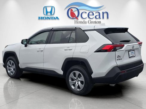 Used 2022 Toyota RAV4 LE image 5