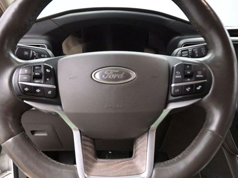 Used 2020 Ford Explorer Platinum w/ Premium Technology Package AWD/4WD image 17