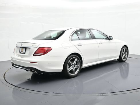 Used 2017 Mercedes-Benz E 300 4MATIC image 6