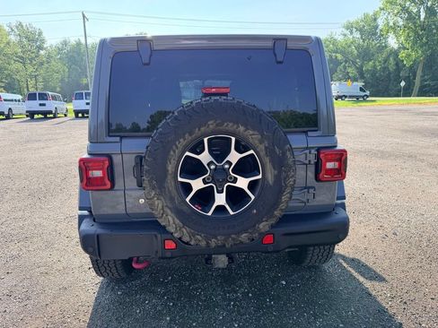 Used 2019 Jeep Wrangler Unlimited Rubicon w/ Dual Top Group AWD/4WD image 6