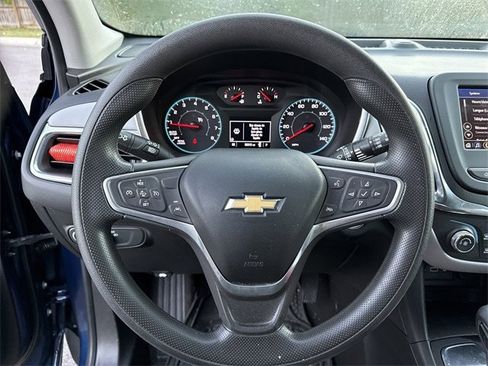 Used 2022 Chevrolet Equinox LS image 19