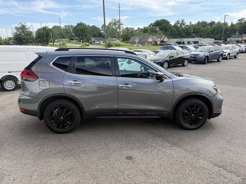 Used 2017 Nissan Rogue SV w/ Midnight Edition AWD/4WD image 6