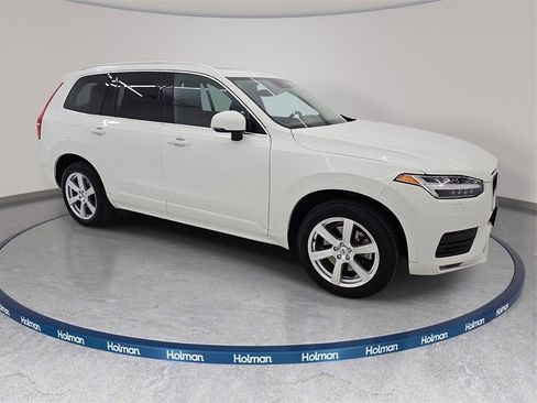 Used 2021 Volvo XC90 T5 Momentum image 4