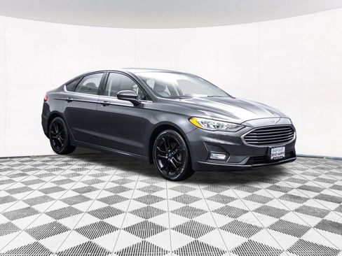 Used 2019 Ford Fusion SE w/ Equipment Group 151A FWD image 15