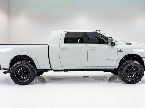 Used 2024 RAM 2500 Limited w/ Safety Group AWD/4WD image 11