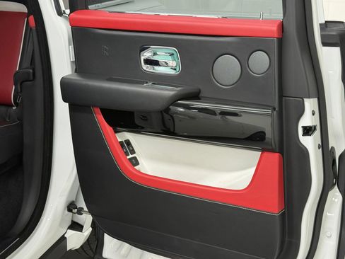 Used 2020 Rolls-Royce Cullinan image 31