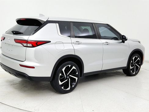 Used 2022 Mitsubishi Outlander ES FWD image 5