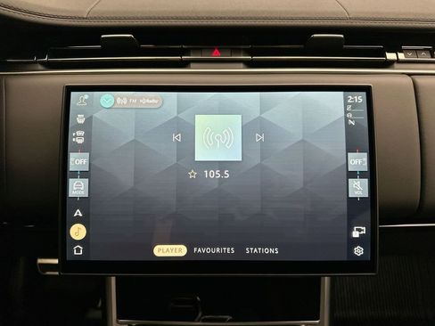 Certified 2025 Land Rover Range Rover SE image 27