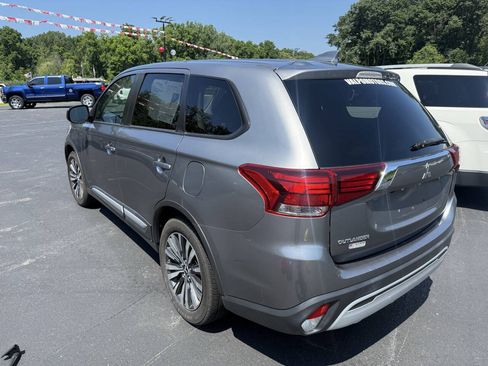 Used 2020 Mitsubishi Outlander ES FWD image 5