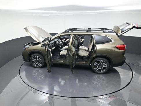 New 2025 Subaru Ascent Limited image 15