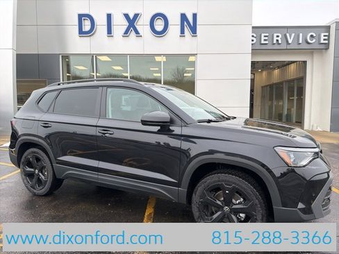 New 2026 Volkswagen Taos SE image 1