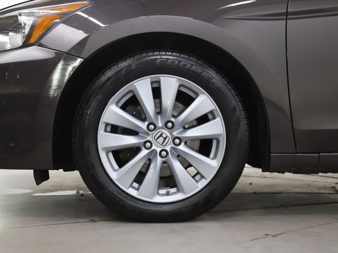 Used 2011 Honda Accord EX image 26