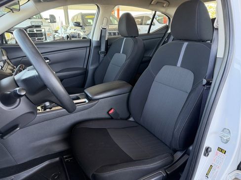 Used 2024 Nissan Sentra SV FWD image 9