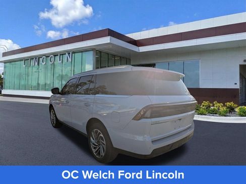Certified 2025 Lincoln Navigator Reserve AWD/4WD image 7