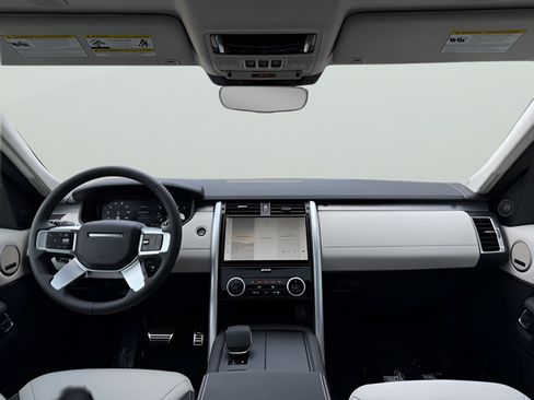 Certified 2026 Land Rover Discovery Limited Edition AWD/4WD image 13