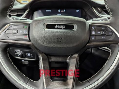 New 2025 Jeep Grand Cherokee Limited image 11