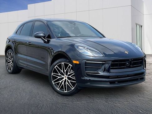 Certified 2024 Porsche Macan AWD/4WD image 9