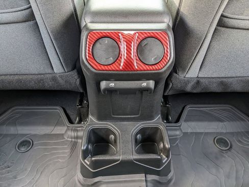 Used 2025 Jeep Wrangler Willys image 38