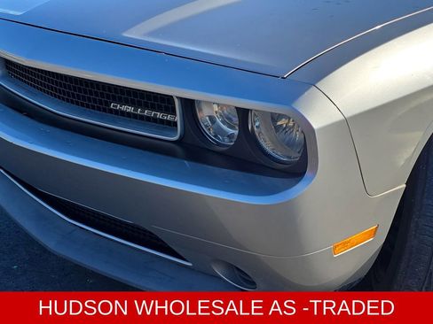 Used 2014 Dodge Challenger SXT image 29