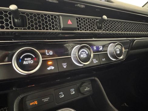 Used 2025 Honda Civic Sport image 22