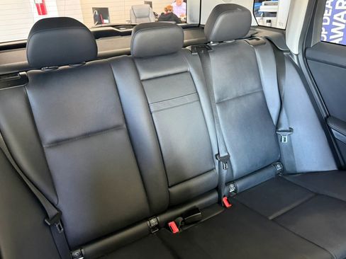Used 2013 Mercedes-Benz GLK 350 4MATIC image 25