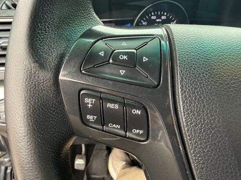 Used 2017 Ford Explorer XLT w/ XLT Appearance Package image 24