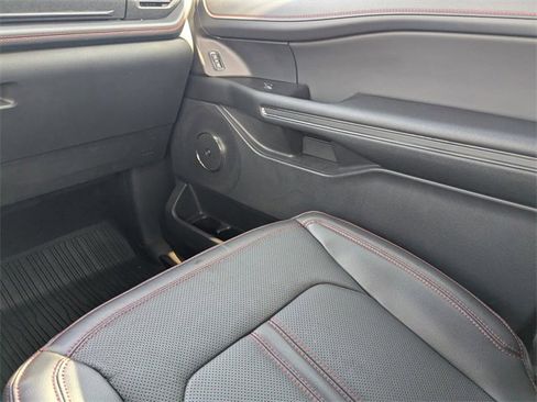 Used 2024 Ford Expedition Limited image 19