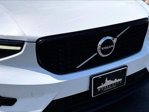 Used 2023 Volvo XC40 B5 Plus AWD/4WD image 34