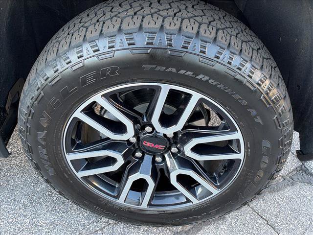 Certified 2025 GMC Sierra 1500 AT4 w/ AT4 Premium Package AWD/4WD image 37