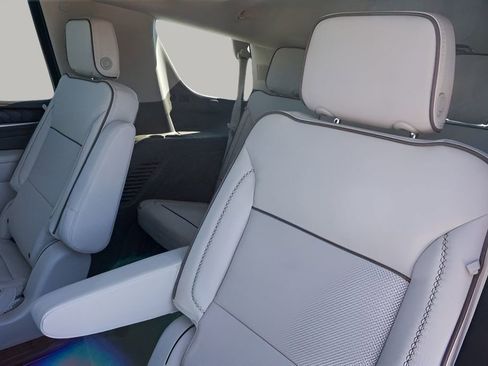 Used 2024 GMC Yukon Denali image 23
