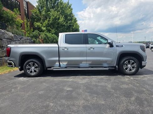 Used 2024 GMC Sierra 1500 SLE w/ Preferred Package AWD/4WD image 2