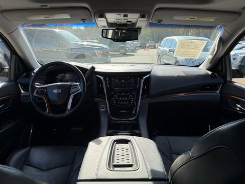 Used 2016 Cadillac Escalade ESV Premium image 42