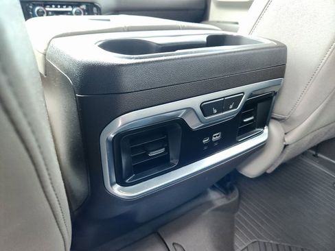 Used 2022 Chevrolet Silverado 1500 LTZ image 9