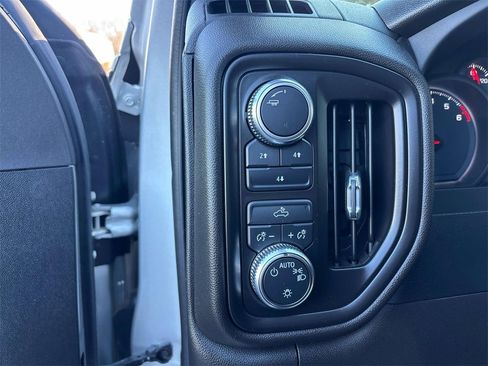 Used 2022 GMC Sierra 2500 Pro w/ Convenience Package image 16