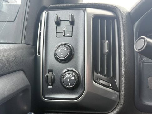 Certified 2018 Chevrolet Silverado 1500 LT w/ All Star Edition image 40