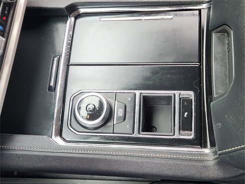 Used 2022 Ford Expedition XLT image 20