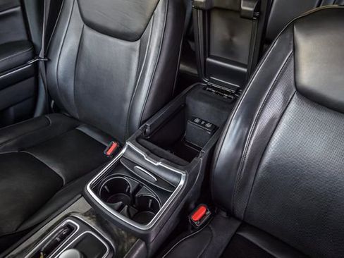 Used 2020 Chrysler 300 Limited image 35