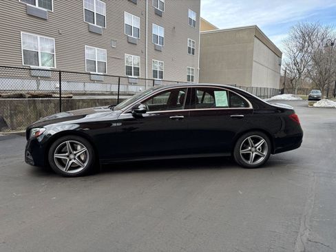 Used 2017 Mercedes-Benz E 300 4MATIC image 3