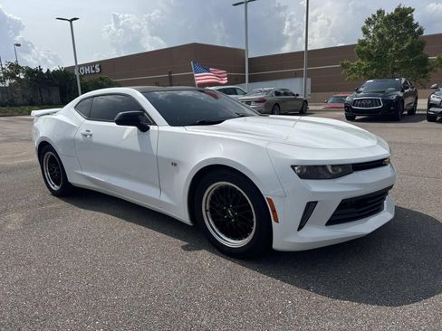 Used 2017 Chevrolet Camaro LT RWD image 3