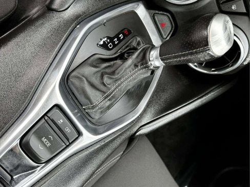 Used 2016 Chevrolet Camaro SS RWD image 38
